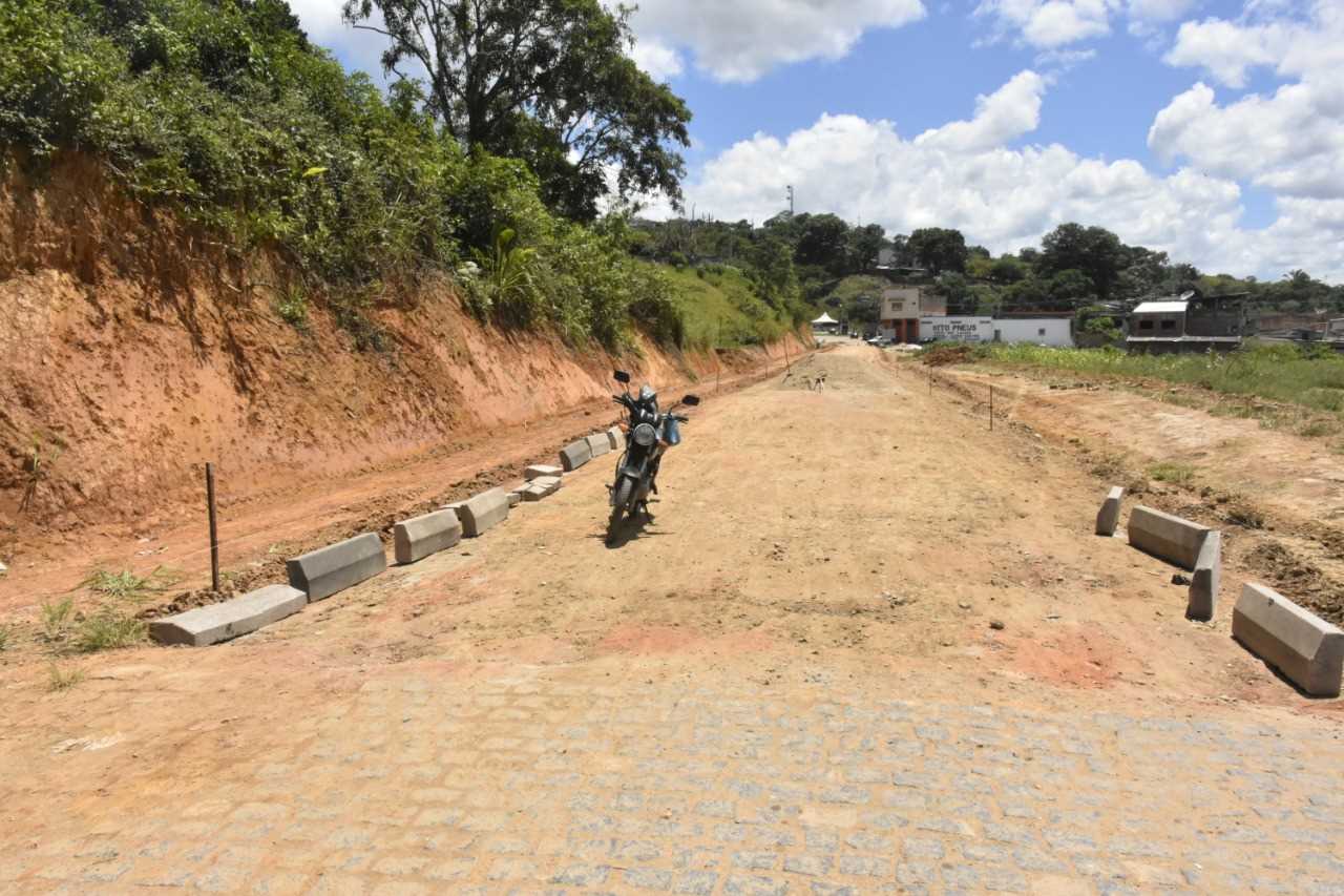 Camacã: Começou o Calçamento da rua “B” próximo a Kito Pneus 
